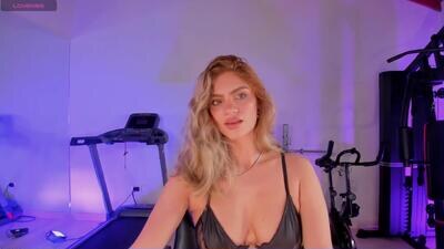 kyomivelvet public webcam profile photo 2