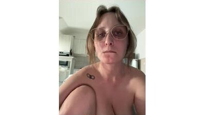 Lally_Girasole public webcam profile photo 7