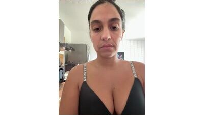 LaPetiteKim public webcam profile photo 6