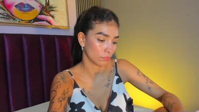lauraaristizabal public webcam profile photo 2