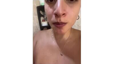 Lena-Williamss public webcam profile photo 7