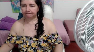 leonela_69 public webcam profile photo 10