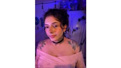 LiliJones_ public webcam profile photo 6