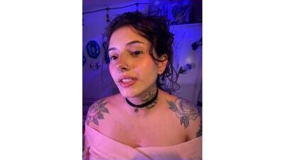 LiliJones_ public webcam profile photo 10