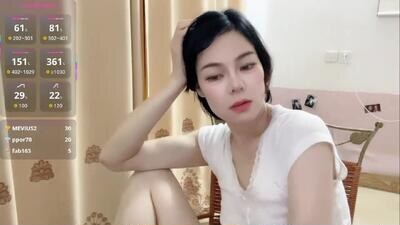 linda-ll public webcam profile photo 3