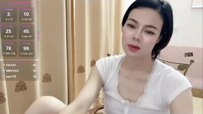 linda-ll public webcam profile photo 8