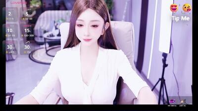 Liora- public webcam profile photo 2