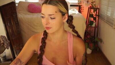 LoraDollie public webcam profile photo 7
