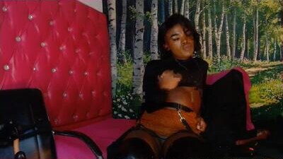 lucile_carrie public webcam profile photo 6