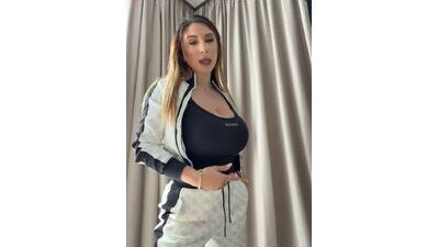 LucyBridgette public webcam profile photo 8