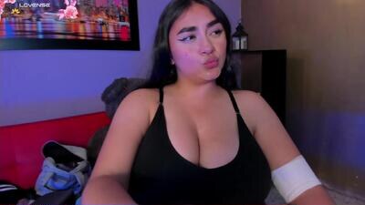 Lucyy_tits public webcam profile photo 4