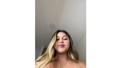 lunablossom_ public webcam profile photo 4