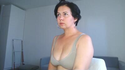 M1ssShyMira public webcam profile photo 2