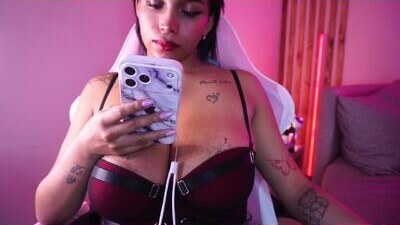 madeleinesanez public webcam profile photo 9