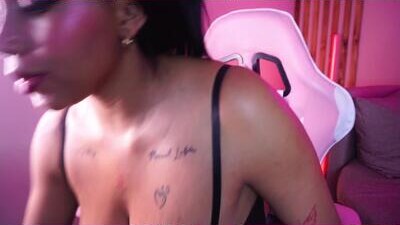 madeleinesanez public webcam profile photo 10