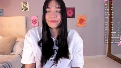 maia_w10 public webcam profile photo 2