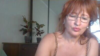 Marellaa public webcam profile photo 8