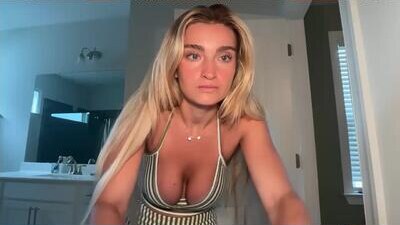 meggsworld public webcam profile photo 8