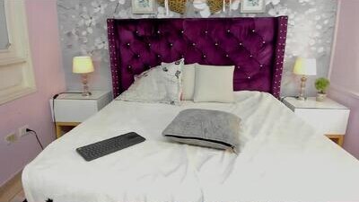 mia_vanegas public webcam profile photo 10