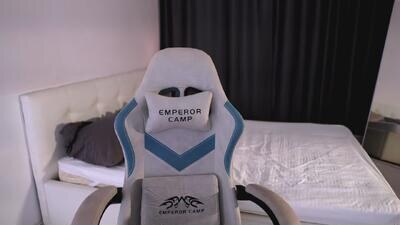 miakeler public webcam profile photo 2