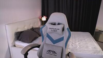 miakeler public webcam profile photo 10