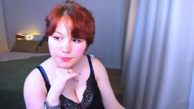 mialacrice public webcam profile photo 2