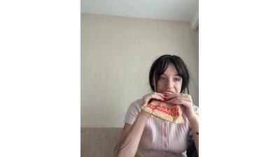 MiaTee public webcam profile photo 4