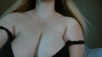 Miaxfox public webcam profile photo 8