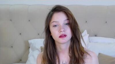 MichelleRoux public webcam profile photo 7