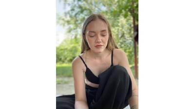 MilaMoone public webcam profile photo 3