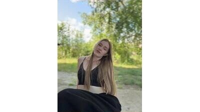 MilaMoone public webcam profile photo 8