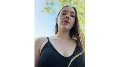 MilaMoone public webcam profile photo 10