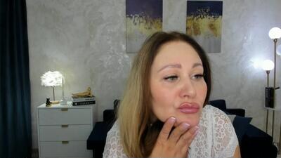 milaurban public webcam profile photo 8