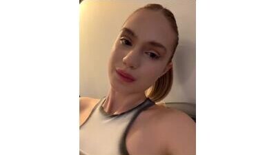miley_muer public webcam profile photo 7