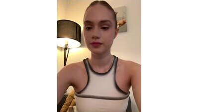 miley_muer public webcam profile photo 9