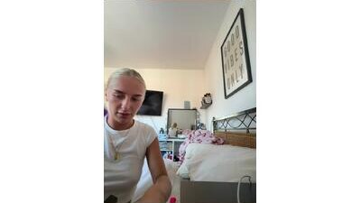 Millymae_ public webcam profile photo 5