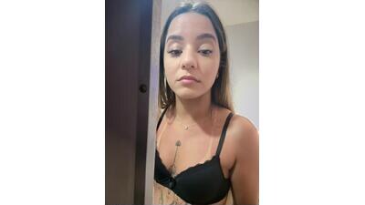 missbella_ public webcam profile photo 2