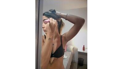 missbella_ public webcam profile photo 5