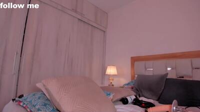 missjuliaa_ public webcam profile photo 8