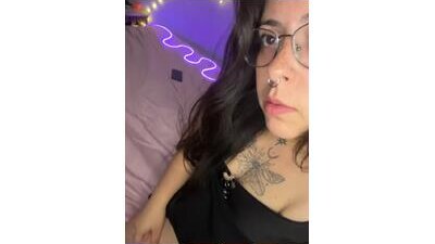 mizztikaa public webcam profile photo 10