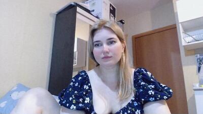 mmmPinUpGirl public webcam profile photo 1