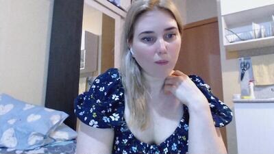 mmmPinUpGirl public webcam profile photo 3