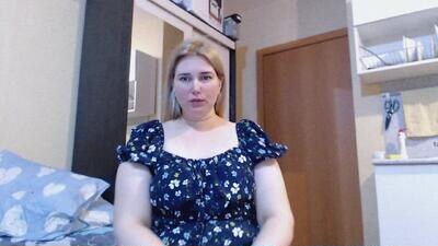 mmmPinUpGirl public webcam profile photo 4