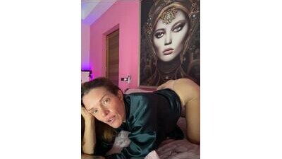 mommyselenafit_ public webcam profile photo 7