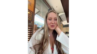 mona_plus public webcam profile photo 3