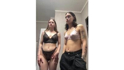 monica_law_ public webcam profile photo 10