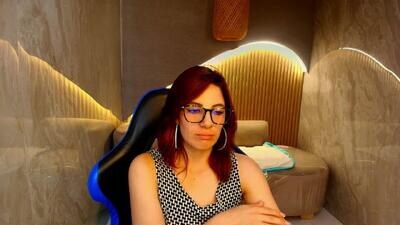 nadia_r_ public webcam profile photo 4