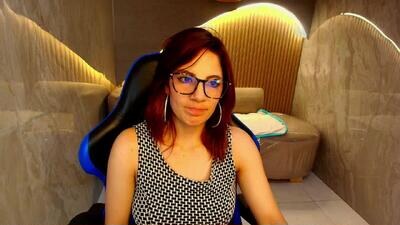 nadia_r_ public webcam profile photo 8