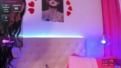 nara_pink public webcam profile photo 2
