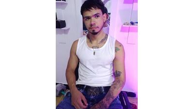 niick01_ public webcam profile photo 2